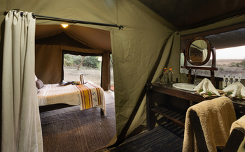 Basecamp Adventure: Schlafzimmer mit angrenzendem Bad