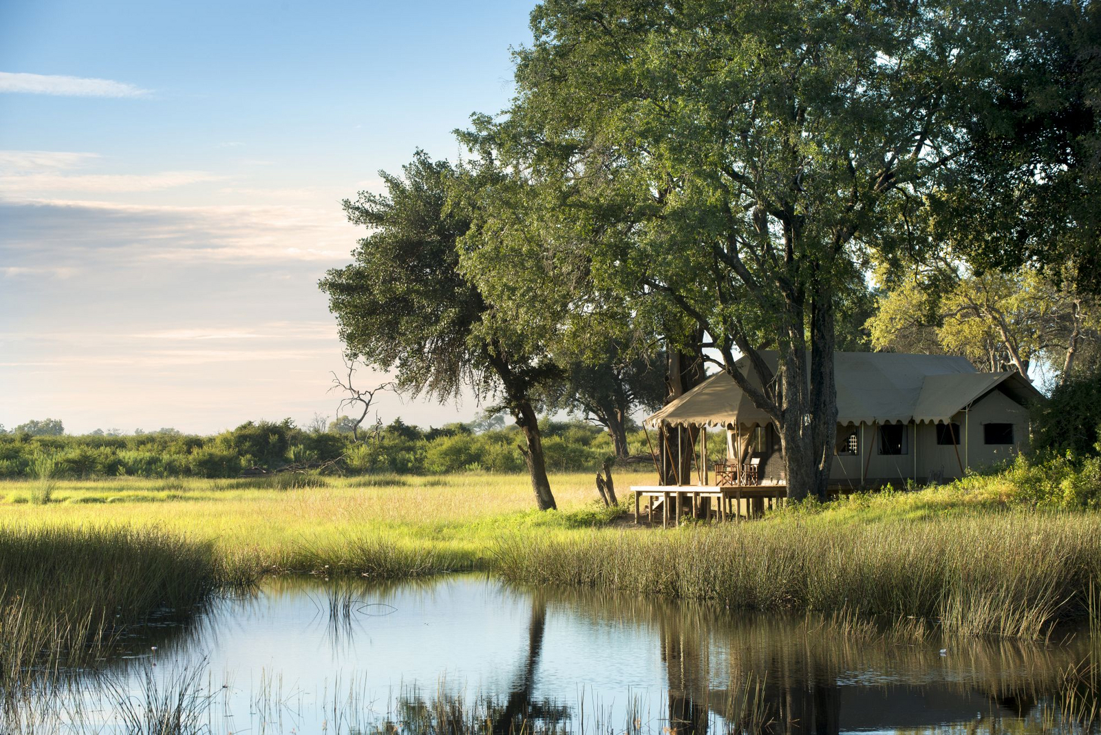 Duba Explorers Camp Duba Explorers Camp: Zelt am Wasserlauf