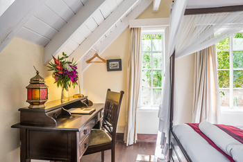 Karen Gables: Garten und Swimming Pool