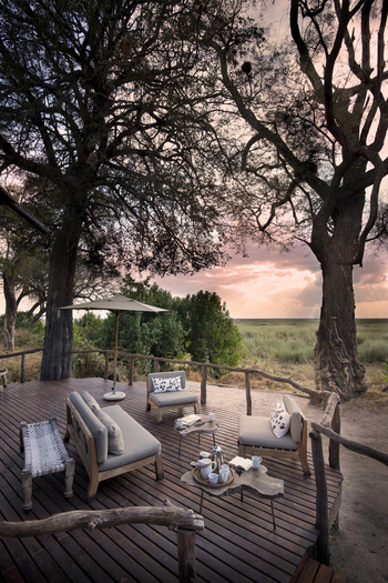 Linyanti Ebony Linyanti Ebony: Deck mit Sitzgruppe