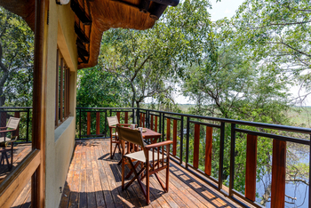 Namushasha River Lodge: Privater Balkon