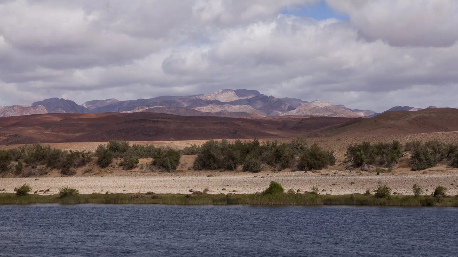 Norotshama River Resort Norotshama River Resort: Gebirgslandschaft