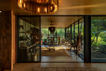 Tanda Tula Safari Camp: Curio Shop