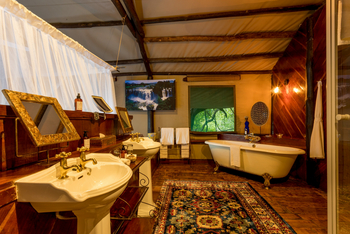 Tintswalo at Siankaba: Blue Nile Falls Suite