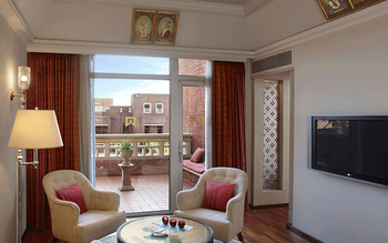ITC Rajputana Hotel: Thikana Suite Zugang zum Balkon