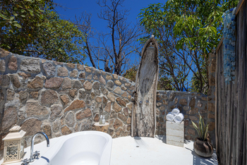 Kaya Mawa Kaya Mawa: Yofu Room 2 Schlafzimmer unter Mangobaum