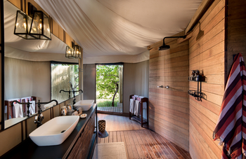 Nxabega Okavango Tented Camp: Doppelwaschtisch