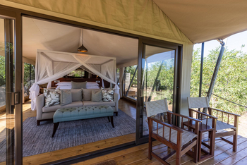 Fothergill Island: Glasschiebetür