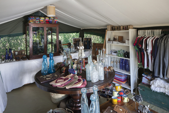 Richard's River Camp: Souvenir Shop