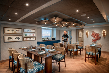 andBeyond Galapagos Explorer: Elegante Ess-Lounge mit Meeressicht