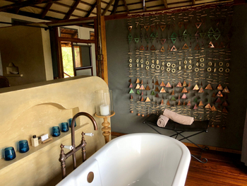 Chiawa Camp: Safari Suite - Wanne