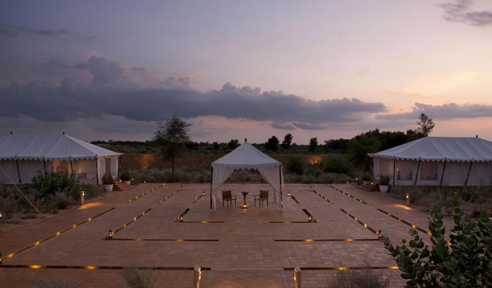 Sujan The Serai Sujan The Serai: Abendansicht Spa Bereich