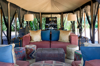 Legendary Nyasi Tented Camp: Bar und Lounge