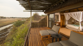 Leroo La Tau Lodge: Veranda mit Blick