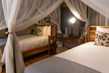 Linyanti Ebony Linyanti Ebony: Nachttisch