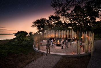 Lolebezi Safari Lodge: Boma Night