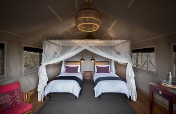 Somalisa Expeditions Camp: Einzelbetten mit Moskitonetz