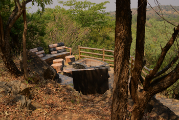 Adere Safari Lodge: Feuerplatz