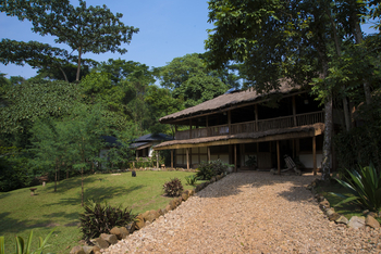 Buhoma Lodge: Hauptgebäude