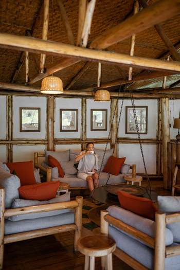 Buhoma Lodge: Kaffee in der Lounge