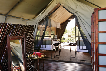 Camp Kalahari: Bett und Bad