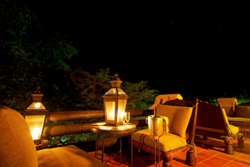 Chobe Game Lodge: Sessel im Freien