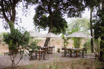 Elewana Sand River Masai Mara Camp Elewana Sand River Masai Mara Camp: Restaurantterrasse