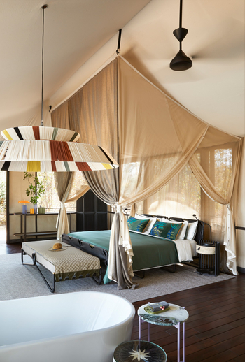 Molori Mashuma: Premier Suite - Wanne und Bett