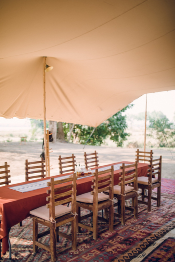 Chula Island Camp Chula Island Camp: Teppich im Hauptzelt