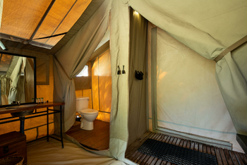 Serengeti Kati Kati Tented Camp: Gästebad