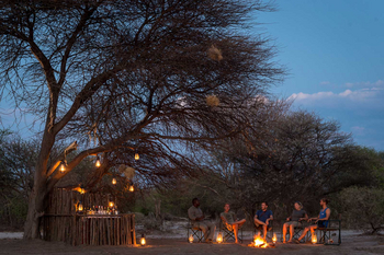 Tuskers Bush Camp: Bush Bar at Night