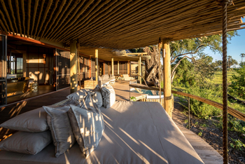 Little Mombo Camp: Sofa auf dem Deck