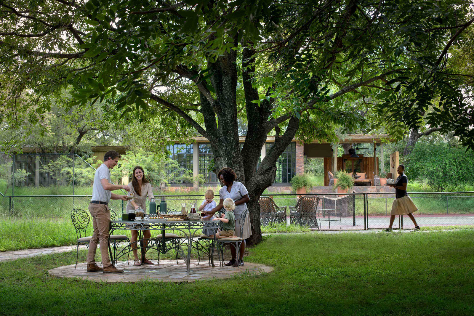 Singita Castleton Singita Castleton: Familienbrunch unter schattiger Akazie