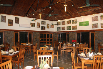 Tathastu Resort Bandhavgarh: Restaurant
