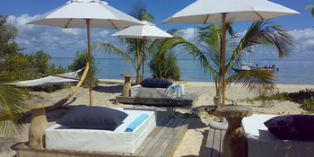 Azura Benguerra Island: Liegen und Strandbetten