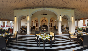 Jai Mahal Palace: Marmorbogen