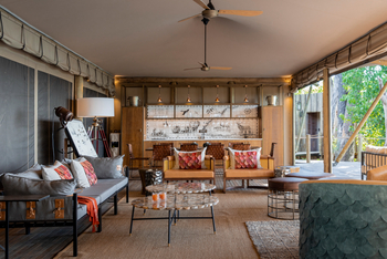 Little DumaTau: Lounge