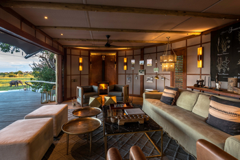 Little Mombo Camp: Lounge