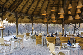 Mushara Bush Camp: Lodge und Garten