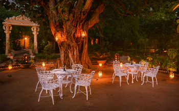 Syna Tiger Resort: Dinner im Garten