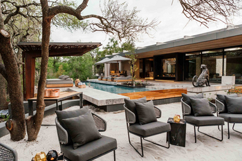Cheetah Plains Mvula House: Blick von der Boma auf den Pool