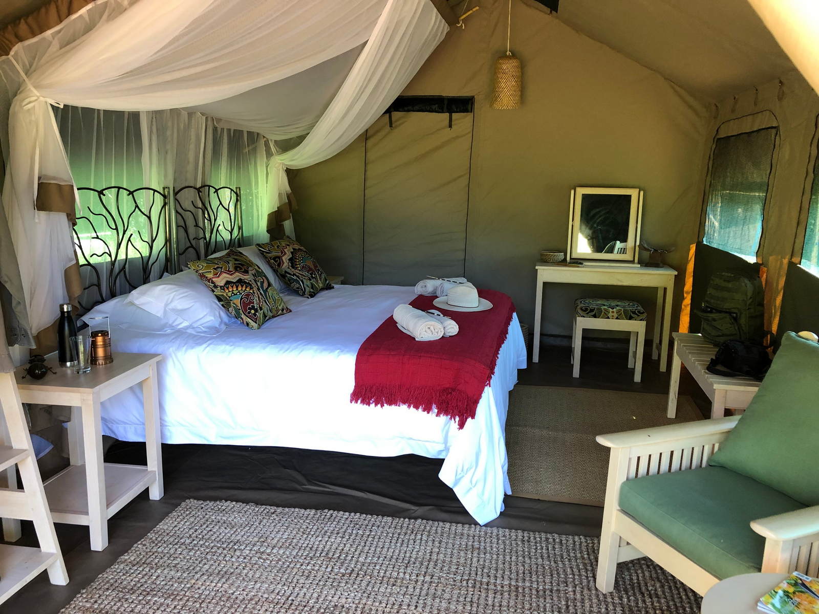 Goliath Tented Camp Goliath Tented Camp: Doppelbett mit Moskitonetz