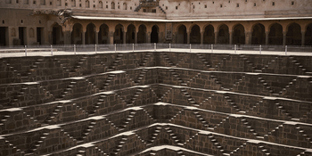 ITC Mughal Hotel: Stufenbrunnen