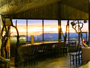 Ugab Terrace Lodge: Restaurant mit Blick