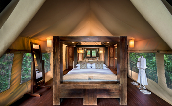 andBeyond Kichwa Tembo Tented Camp: 4-Poster-Bed