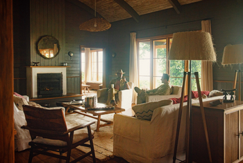 Entamanu Ngorongoro Camp: Sessel am Kamin