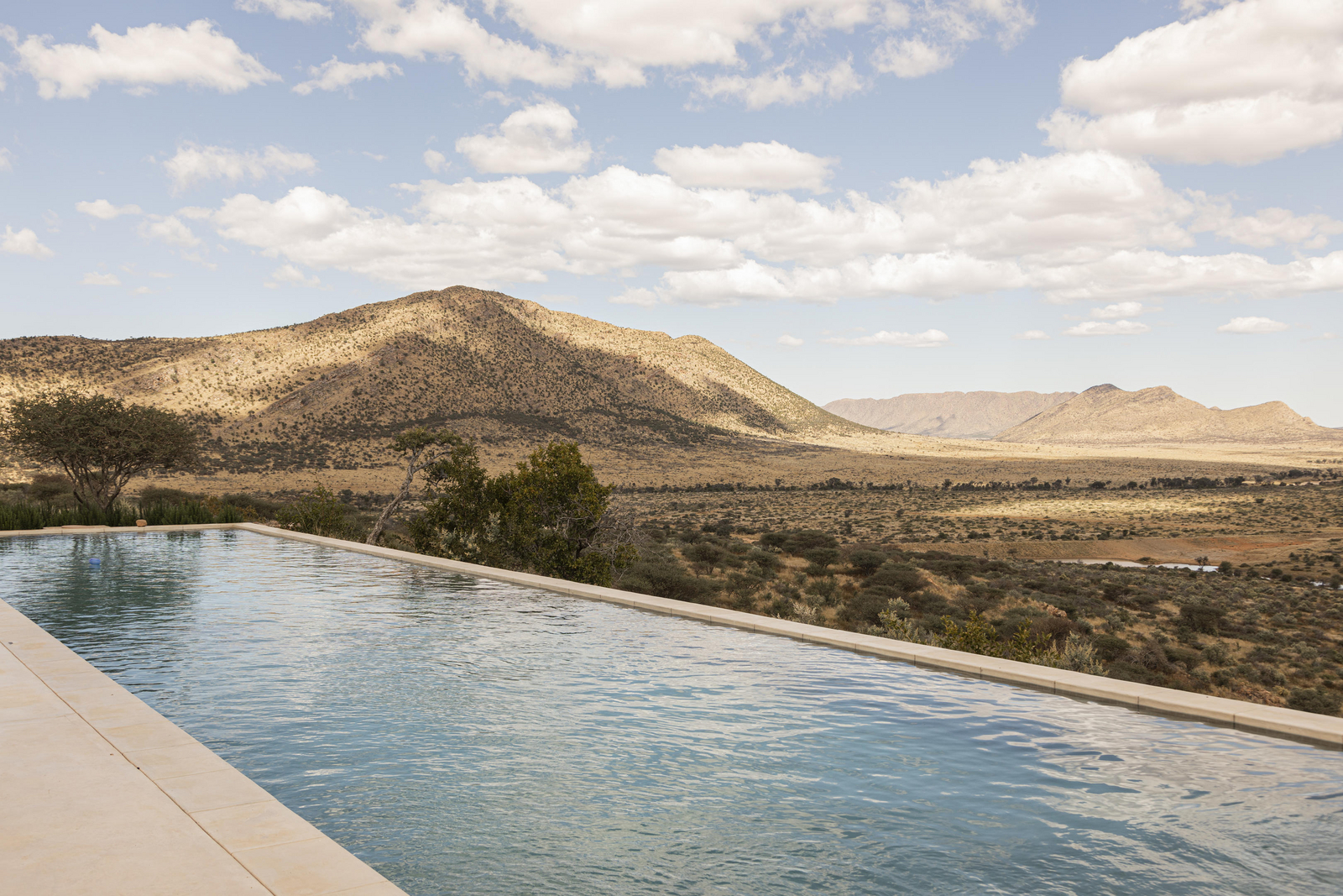 Gmundner Lodge Gmundner Lodge: Pool mit Blick