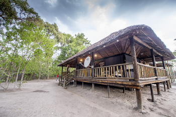 Khwai Expeditions Camp: Hauptgebäude