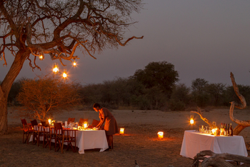 Leroo La Tau Lodge: Bush Dinner