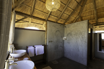 Camp Hwange: Familienzimmer Bad